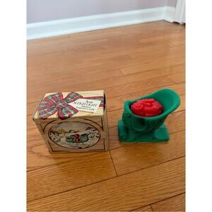 Avon Vintage Sleigh Light Bayberry Fragrance Candle - New in Box